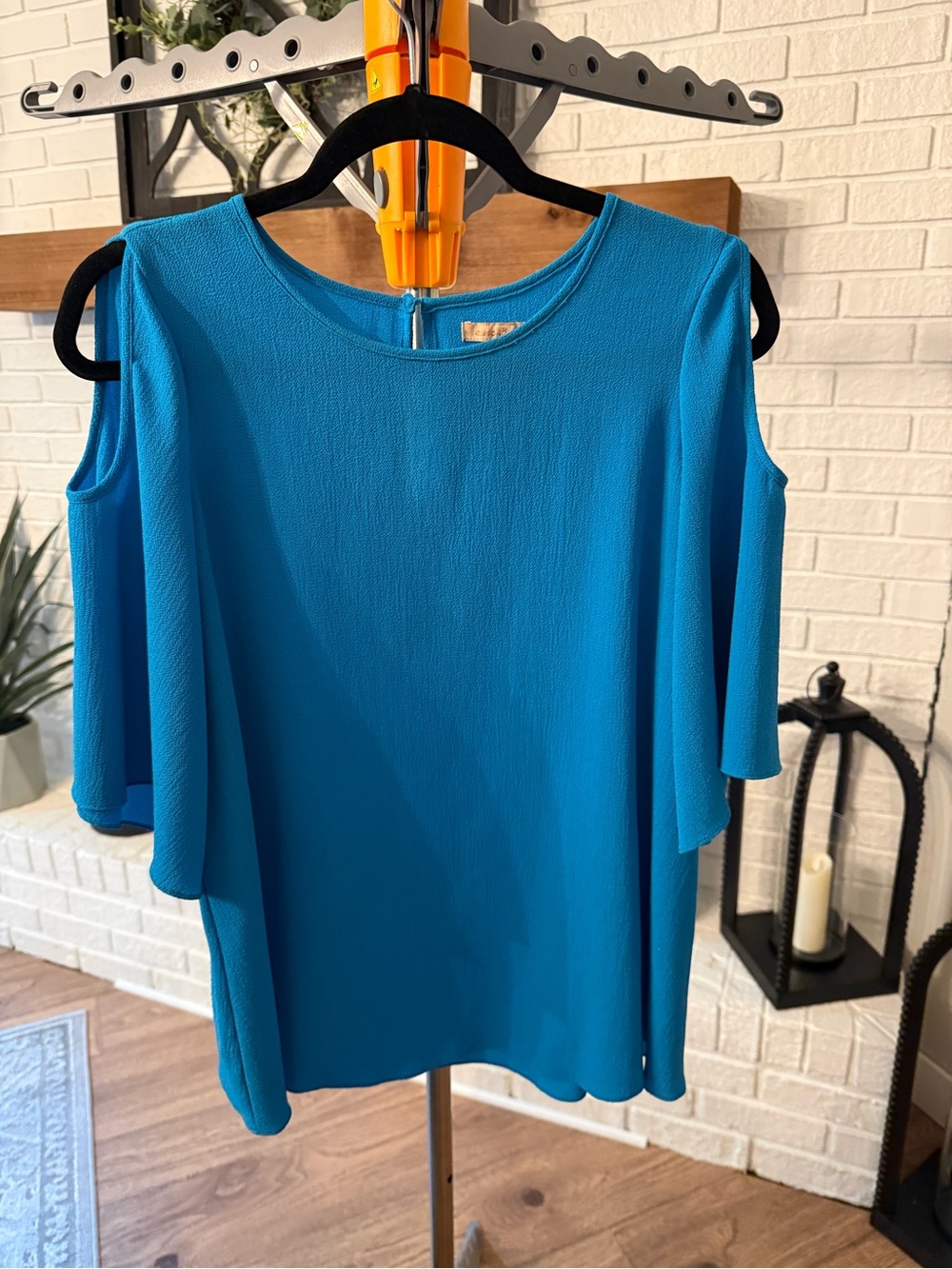 Women’s Cold-Shoulder Top in Teal - Lightweight Style